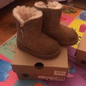 Toddler girl size 6 ugg boots